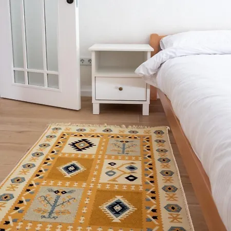 Old Town Hideout Apartment *