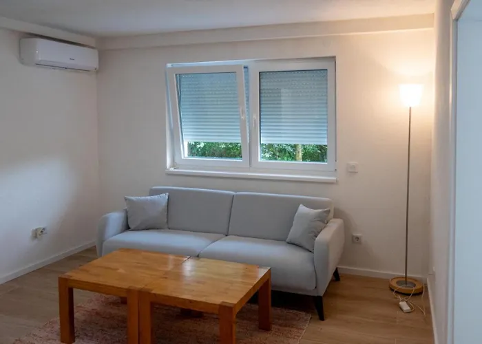 Old Town Hideout شقة